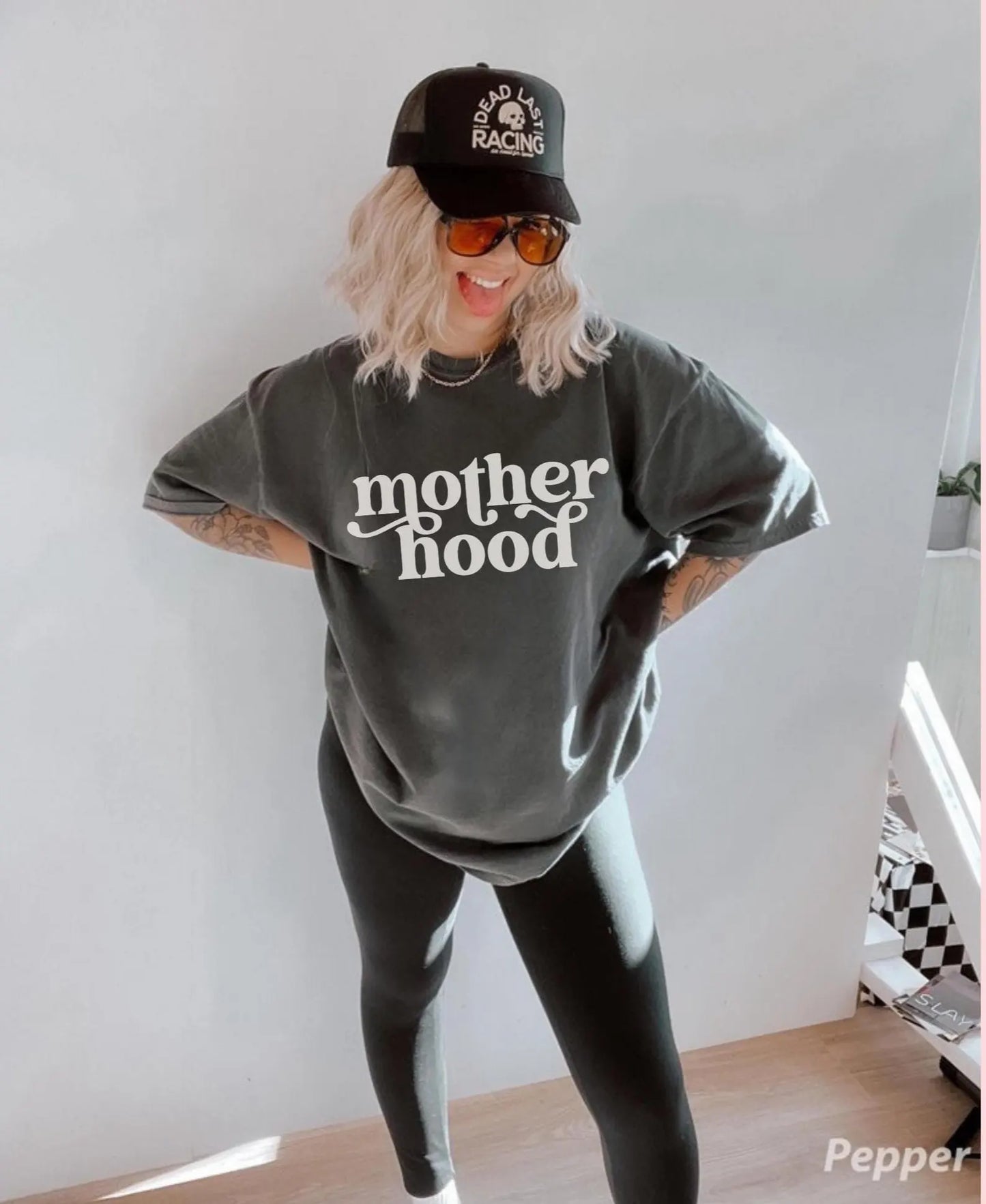 Retro Mama Shirt Mothers Day Gift Trendy Graphic Tee for Mom